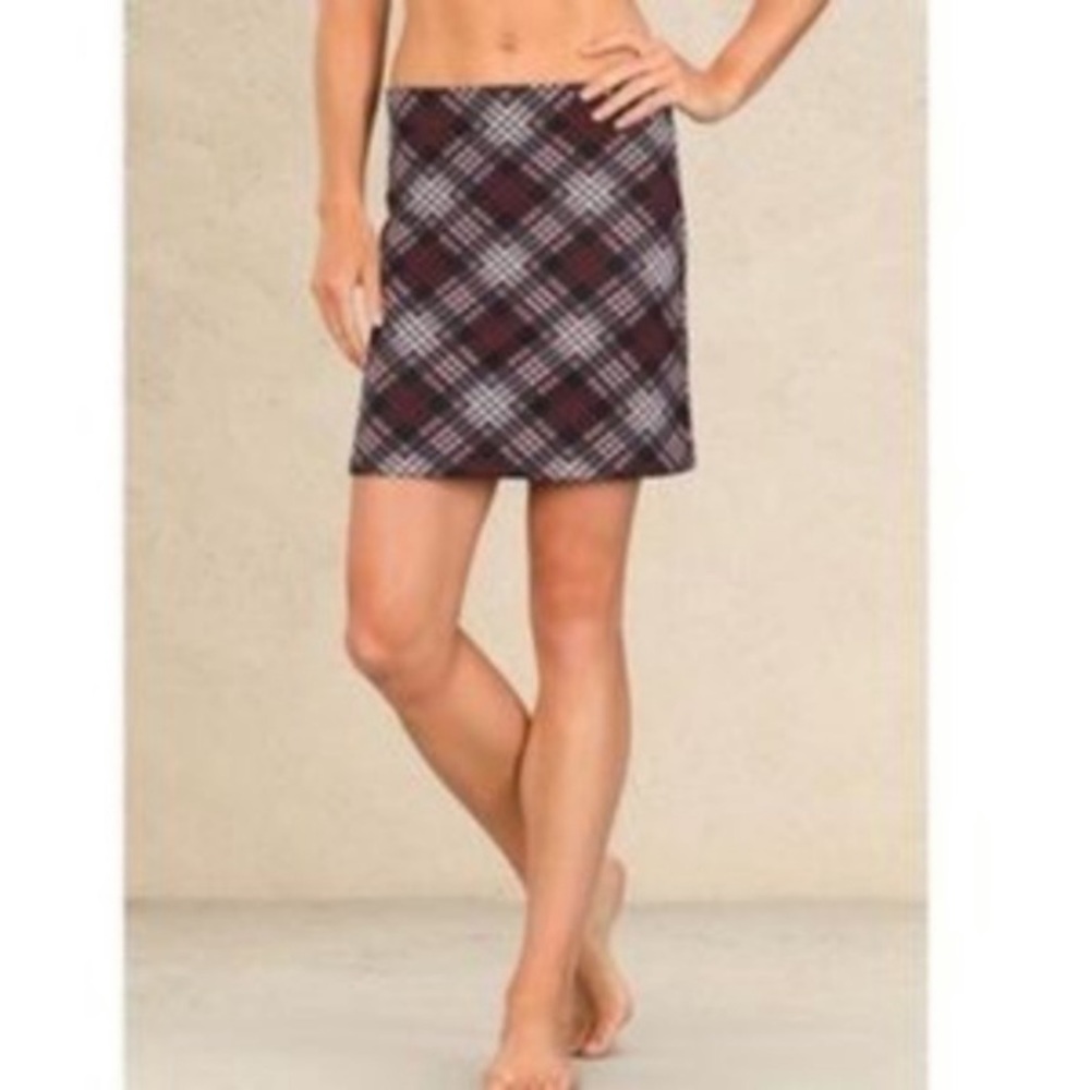 Athleta Tech stretch fleece lined skirt